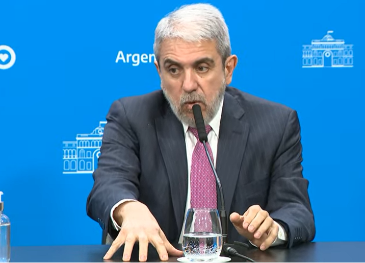 AgenciaTelam's tweet photo. 🛑 El ministro de Seguridad, Aníbal Fernández (@FernandezAnibal), anunció el despliegue de 575 efectivos de fuerzas federales entre los próximos 15 y 20 días para reforzar la seguridad en la provincia de Santa Fe https://t.co/Gsv2uFDJwy