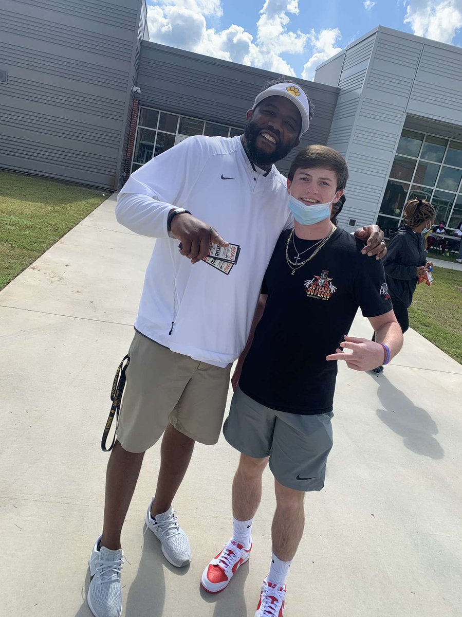 DoopstersVHS's tweet photo. Flicked up with @shelton_felton for the free ticket!🐐 @24VHSFootball https://t.co/ClK0iqKMjR