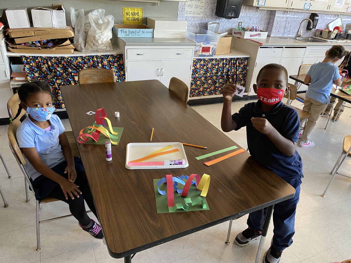 JohnBStanton's tweet photo. Mrs. McAvoy and Ms. Dolan’s class worked on making their own rollercoaster paper sculptures today in Art class. https://t.co/oJkp1BFCj6