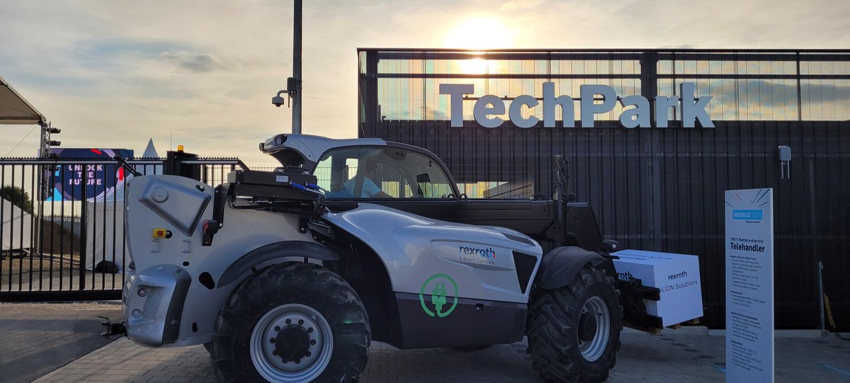 💡Bosch Rexroth Academy opens new training location in Ulm with state-of-the-art conditions for the training and further education of specialists and managers. We look forward to welcoming you on site soon! More about the training offer: bit.ly/2Xz4mpk
#WeMoveYouWin