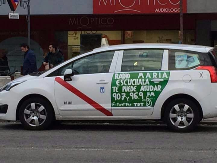 "A cada época y cultura, las salva un pequeño puñado de hombres que tienen el coraje de ser inactuales" (Chesterton)
...¡como, por ejemplo, este taxista!