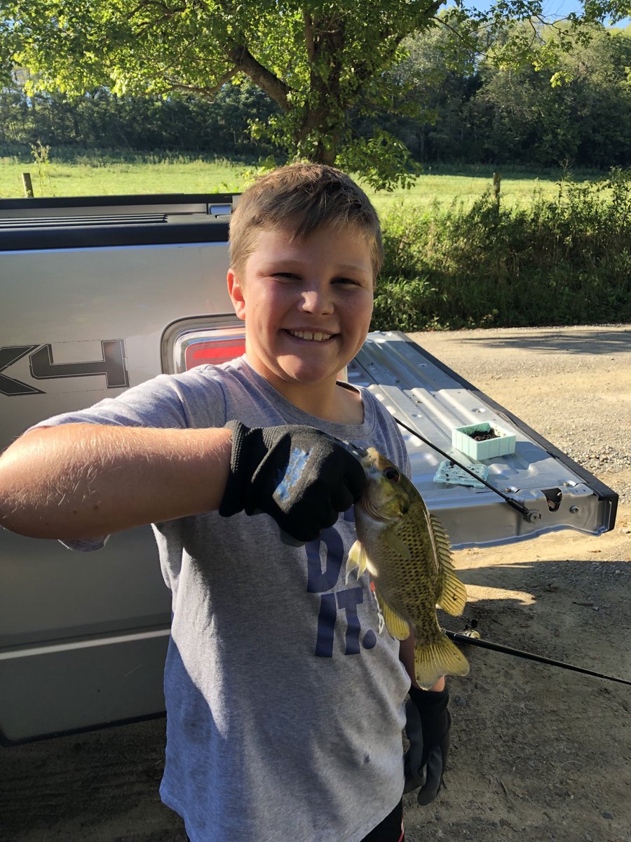 fruitbatax's tweet photo. Beautiful day to hook some Redeye. #glovesoptional ๐๐ฃ https://t.co/aR5NGe9Kfn