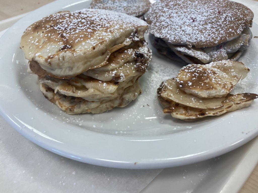 MissMcIntyreHE's tweet image. Choc chip &amp;amp; mixed berry pancakes today at cooking club 🥞brilliant team work from everyone! @ndhsglasgow
