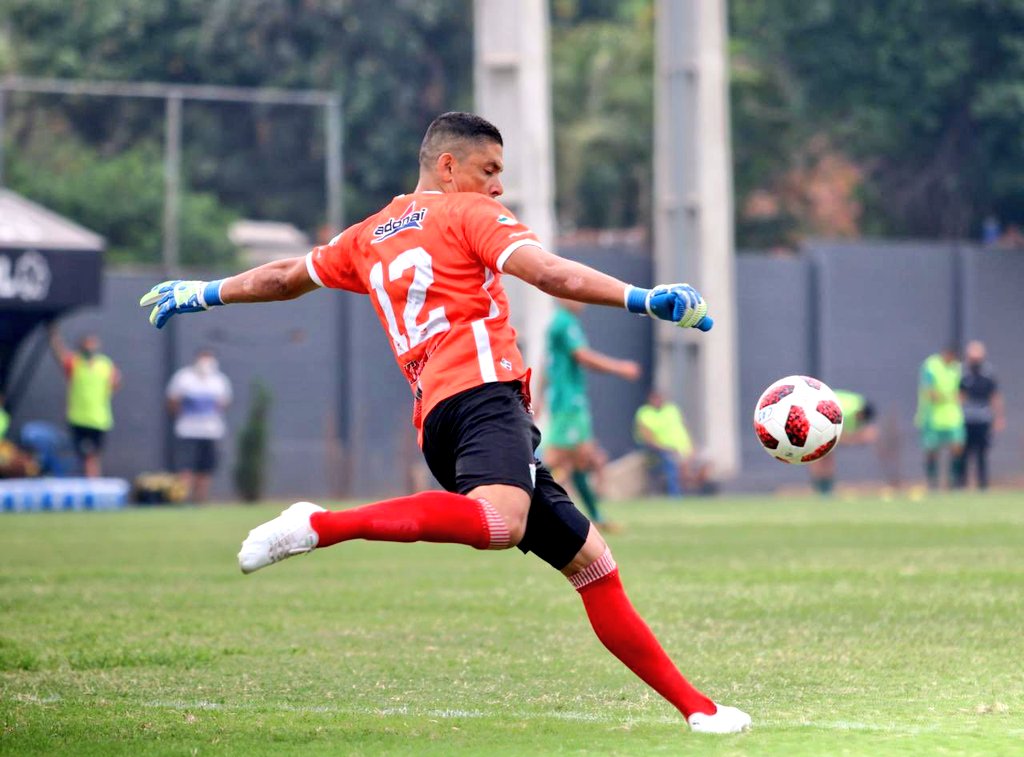 ¡El que sabe de ascensos, sabe! 

Estuviste parado el primer semestre en Recoleta, fuiste a Petirrosi para lograr un ascenso más en tu carrera deportiva. 
¡Felicidades  querido amigo <a href="/83_arguello/">Anibal Arguello</a> ! 

El tiempo de Dios, es perfecto 👌