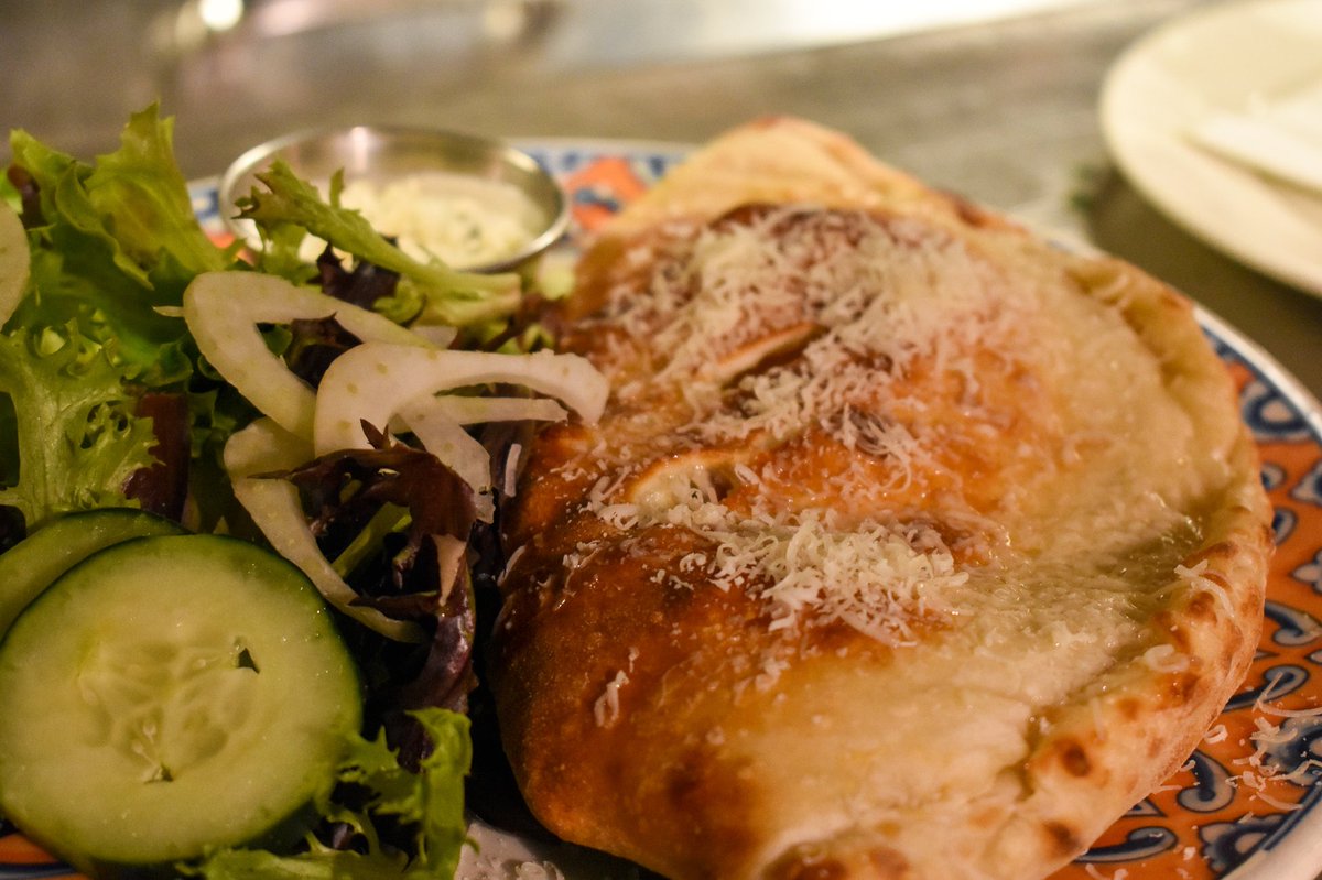 HAPPY 2FER TUESDAY! 

Get any 2 Calzones and a side for ONLY $17! Today Only Order Now! fatolivesrichland.com/items/2fer-tue…