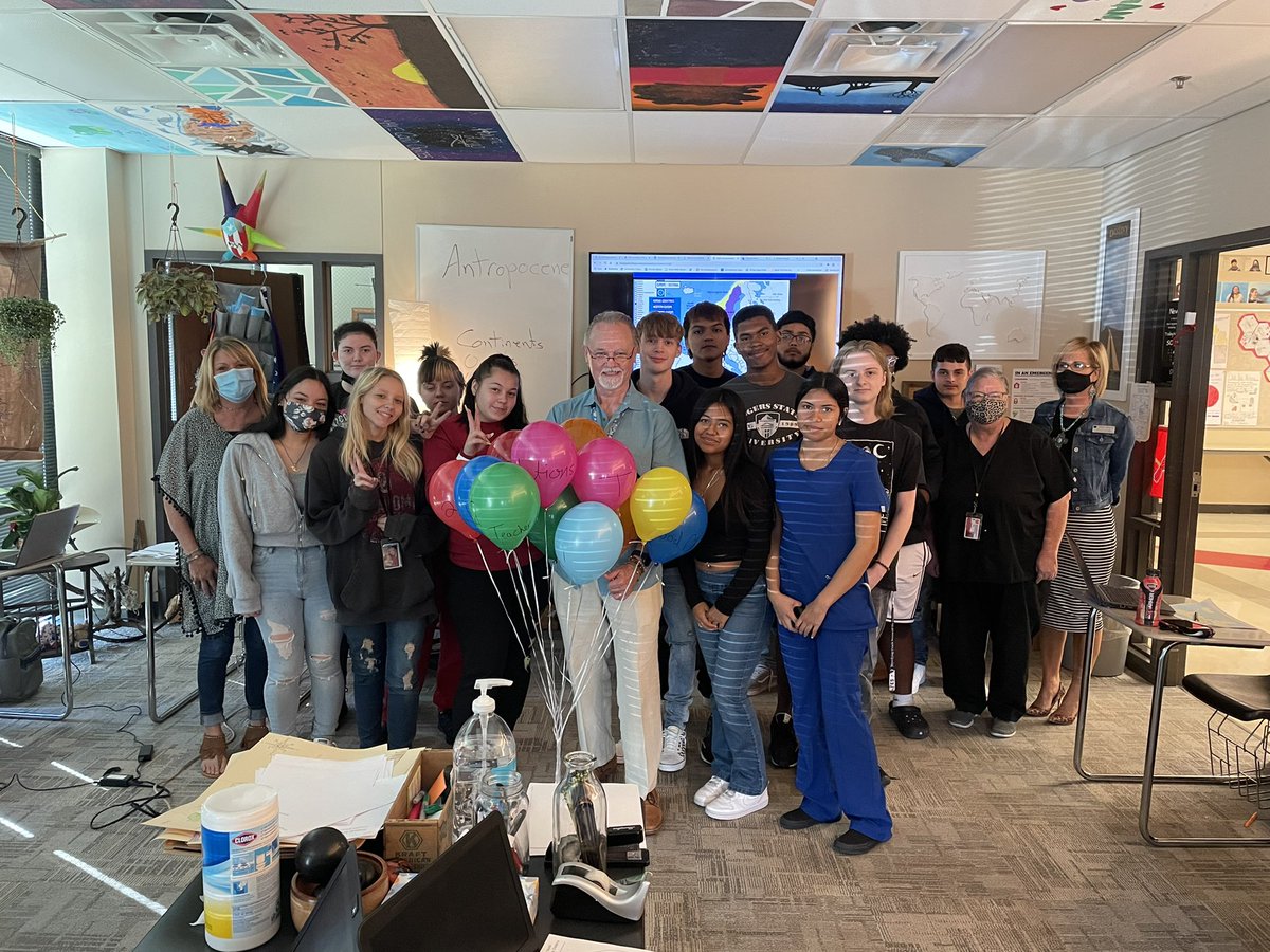 UnionAltEd's tweet image. Congrats to Mr. John Maloy !! 2021-2022 Union Alternative Teacher of the Year!!