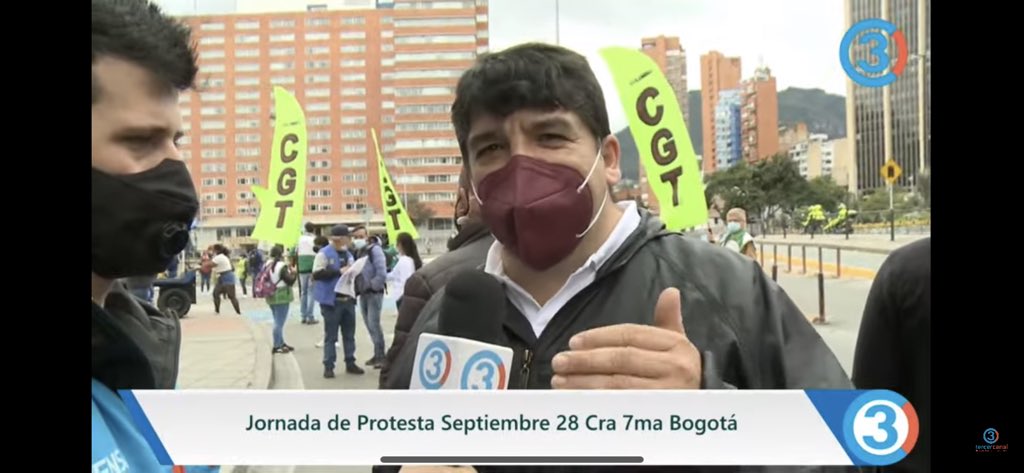 Tercer_Canal's tweet photo. 🔴 A esta hora así va la jornada de protesta citada por @fecode la @cutcolombia y el Comité del Paro ..
Siga toda la información aquí en directo por #3erCanal
👇
https://t.co/oGXFlaX0ro https://t.co/AHGvOtR5Th