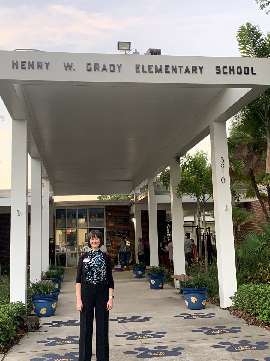 gradytigers's tweet photo. Congratulations to Grady‘s Teacher of the Year! Jen Cucci https://t.co/CBeVGlTwQl