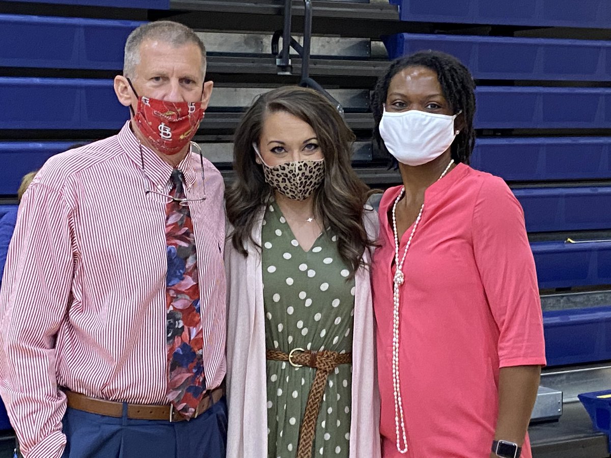 fayettewarehigh's tweet photo. We are so grateful for the wonderful relationship we have with UT Martin!! Mrs Tapp takes excellent care of our Dual Enrollment kiddos!! @Supt_Hamlett @FCPSchoolsTN @utmsomerville https://t.co/zcgqmZfqeu