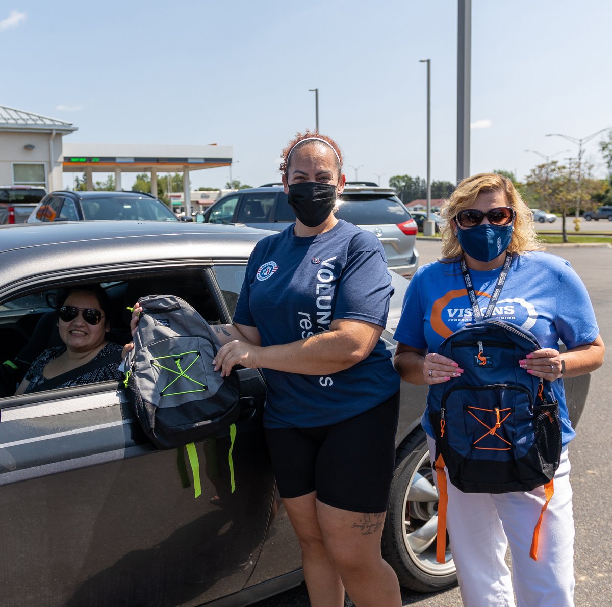 VisionsFCU's tweet photo. Last month we partnered w/@Op_Homefront to help w/their Back-to-School Brigade®! We also presented them w/ a check for $21,215! For every Americana debit card issued to our members, we donate $5 to @Op_Homefront. #visionscares https://t.co/lpXXZpuVuC