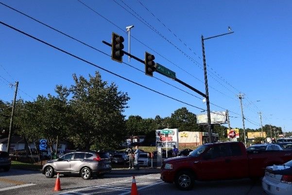 GwinnettPd's tweet photo. HIT AND RUN LEAVES A MOTORCYCLIST DEAD ON STONE MOUNTAIN HIGHWAY

The driver of the SUV is described to be a 30-40 year old light skinned, black male with short black hair.  Approximately 5’10 feet tall, weighing 170-190 lbs.

For more Info: https://t.co/586WBgbEPG https://t.co/QZakEZPpOU