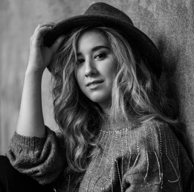 «Un montón de estrellas» de Elena Bella es la canción del día de nosolocine.net nosolocine.net/un-monton-de-e… .<a href="/nosolocine/">Nosolocine.info</a> #elenabella