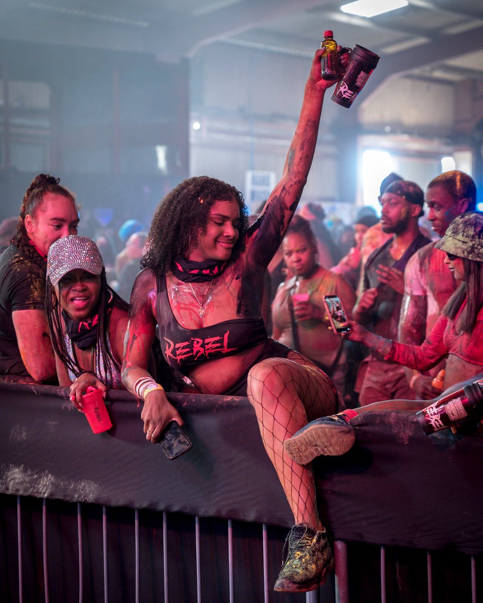 caesarsarmy's tweet photo. Which Soca song gets you this fired up? 🤸🏽‍♀️
.
.
.
The one that makes you want to put your leg up on a fence and wine. 🥳
.
.
.
We’re so ready to get on bad again. Are you? 😝

#CaesarsArmy⁣⁣⁣
#BeAllYouCanBe⁣⁣⁣⁣⁣⁣⁣⁣⁣⁣⁣⁣⁣
#WeAreRoman⁣⁣⁣⁣
#IAmRoman https://t.co/I0ebJKkr8L