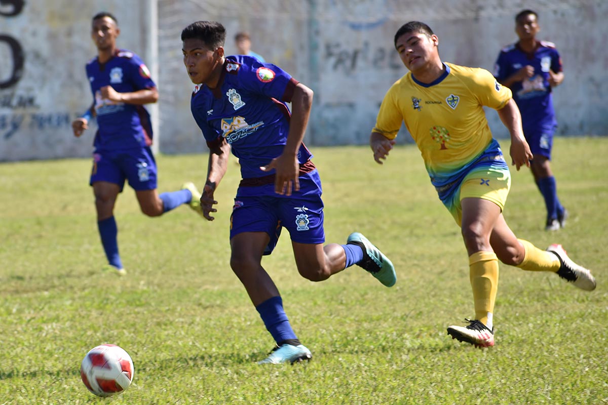 LigaTDP's tweet photo. ¡AY PAPANTLA... TUS HIJOS VUELAN!

En su presentación en casa 🏟️, Armando Maya e Iván Alberto Carballo ⚽️⚽️ se lucieron para guiar a los @papanesfc 💛 a la victoria contundente sobre el @FutbolClubSozca  🐾

Los detalles en 👉 https://t.co/WiOglY4ELB

#CrecemosJuntos https://t.co/r5tChU80RT