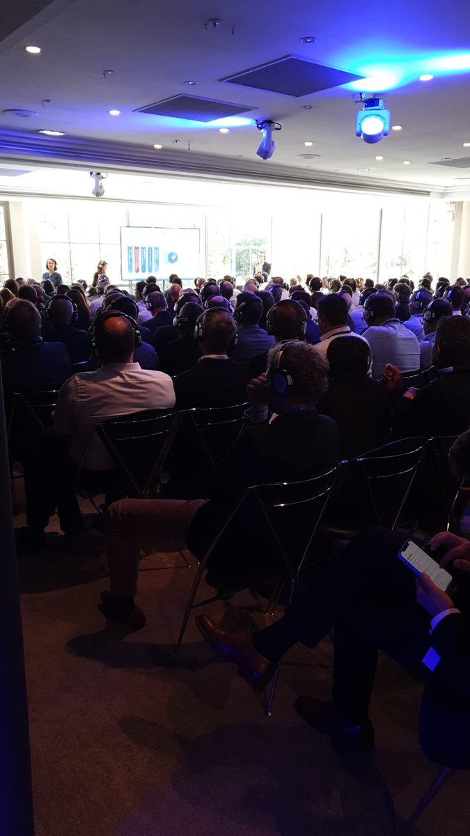 silence_events's tweet photo. Convention Axa / Conférences / Casques Silence Events 👍🎧🎧🎧🎧 https://t.co/zDX4vxKIGN
