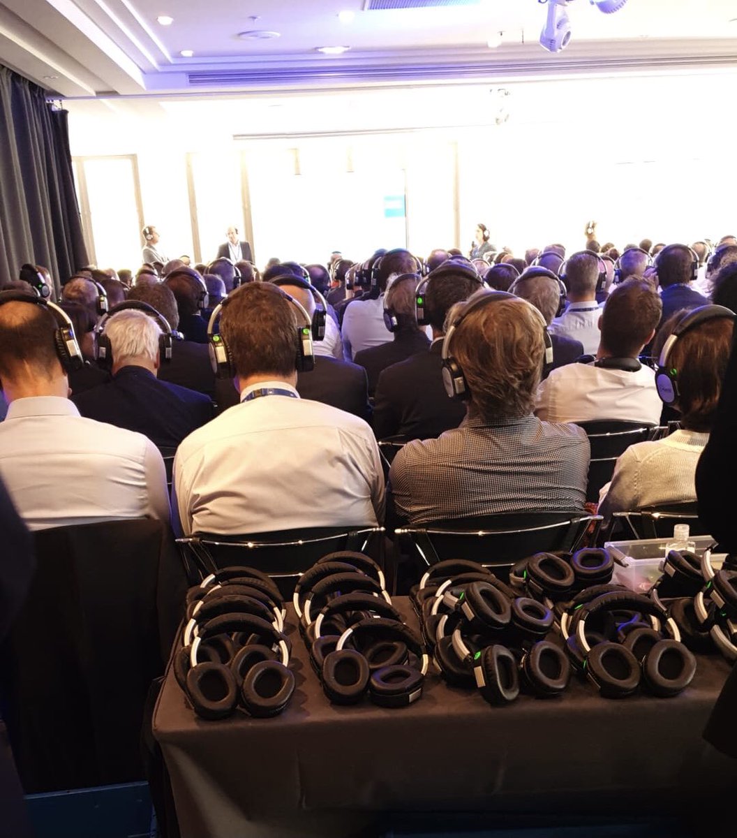 silence_events's tweet photo. Convention Axa / Conférences / Casques Silence Events 👍🎧🎧🎧🎧 https://t.co/zDX4vxKIGN