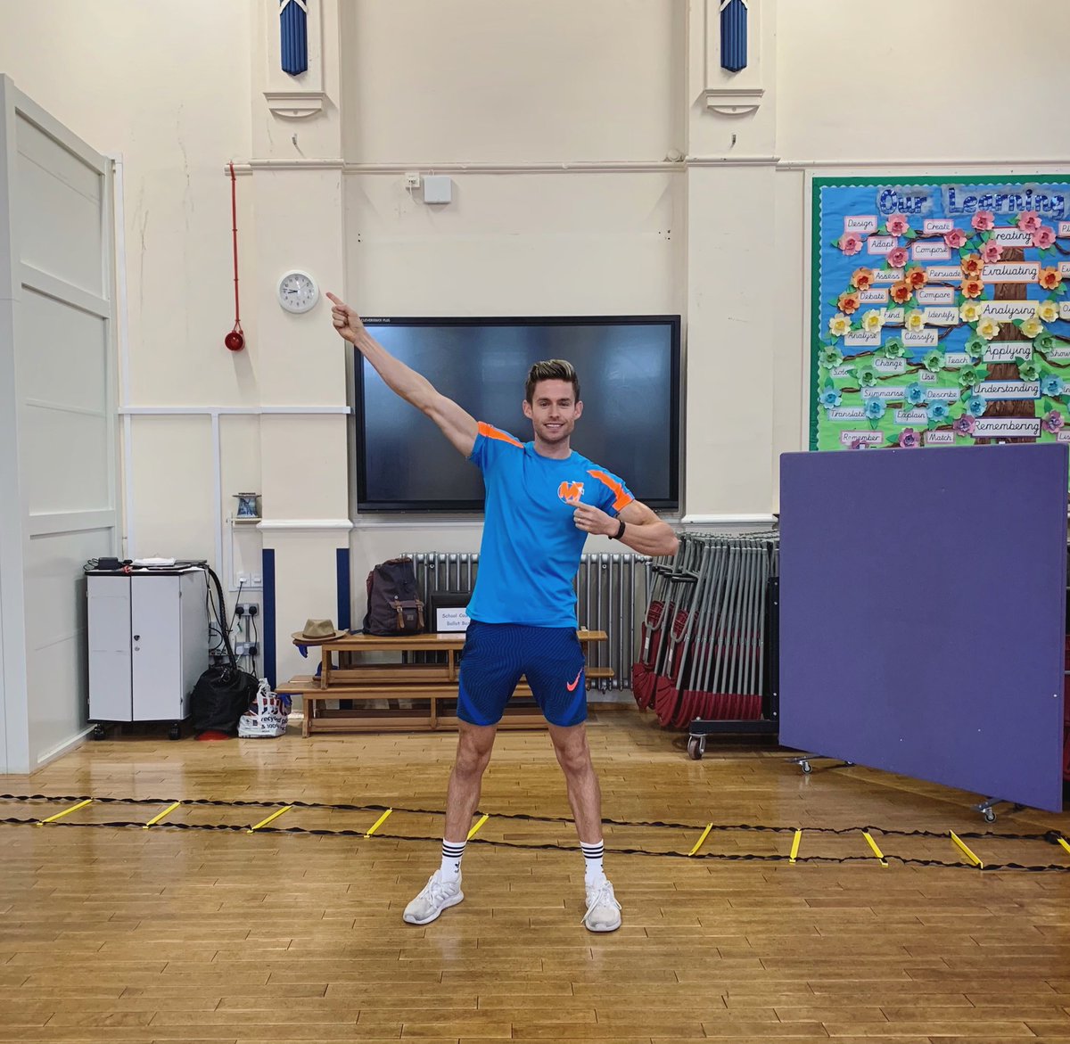 CarlT_Official's tweet photo. The best time MOVING it for 2 days at @QueenboroughSN in Kent. 16 sessions from nursery to year 6! I adore this school! ๐ช๐ผ #MrMoveIt #edutwitter https://t.co/DpvejjyjcU