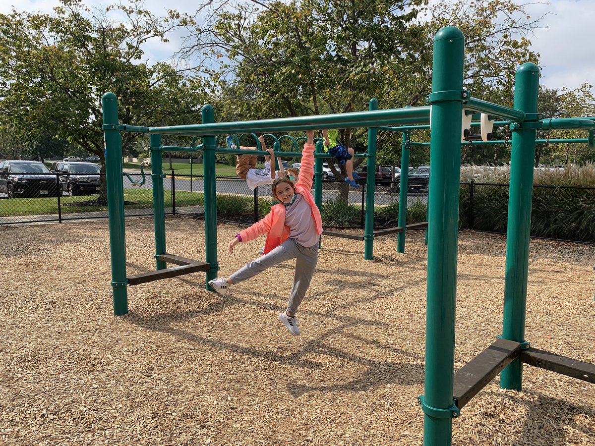 Waso4SCE's tweet photo. One by ones our friends are returning… just hanging around at recess https://t.co/5yNah1C0WL