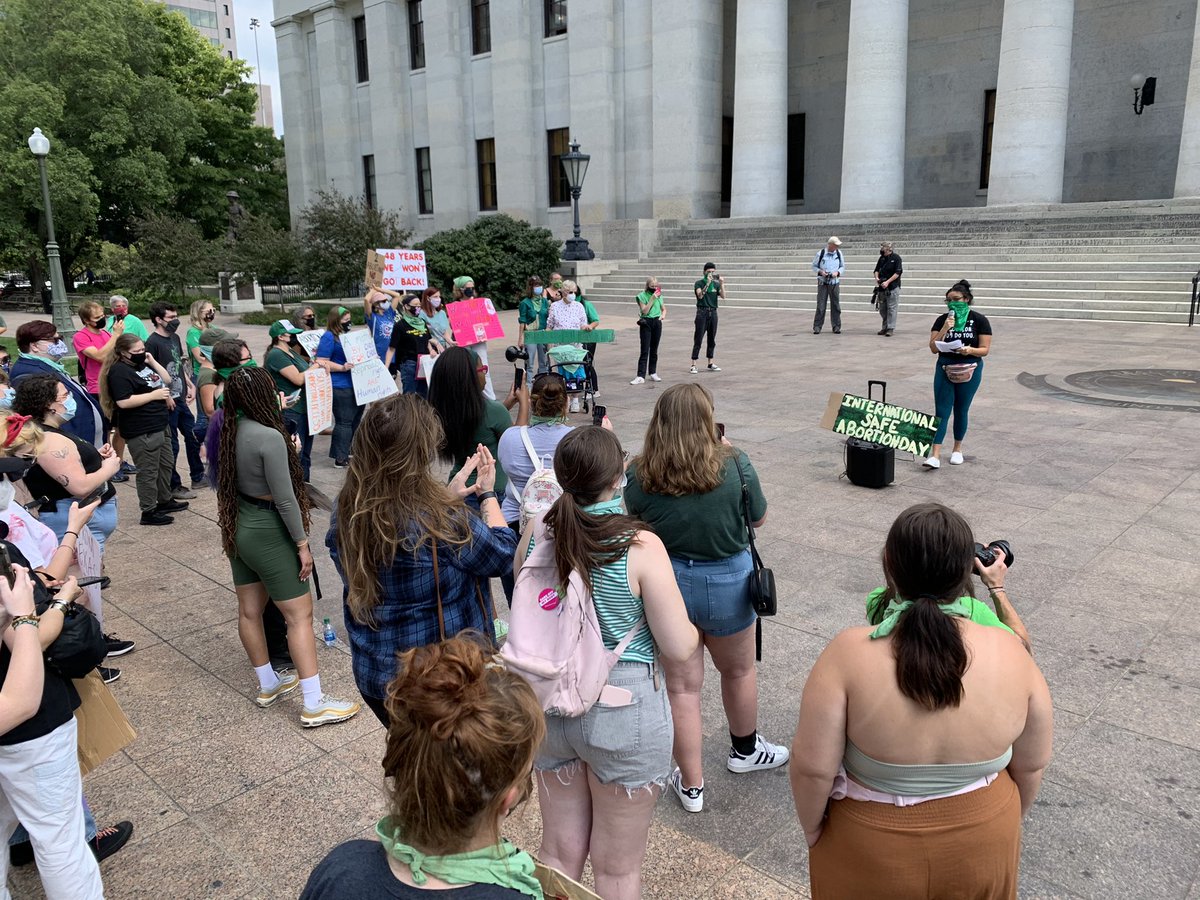 AbortionForward's tweet photo. Speaker @_Jordynkiera says “Abortion bans are racist, they are classist, and we demand bodily autonomy!” https://t.co/FTtZg5exnS