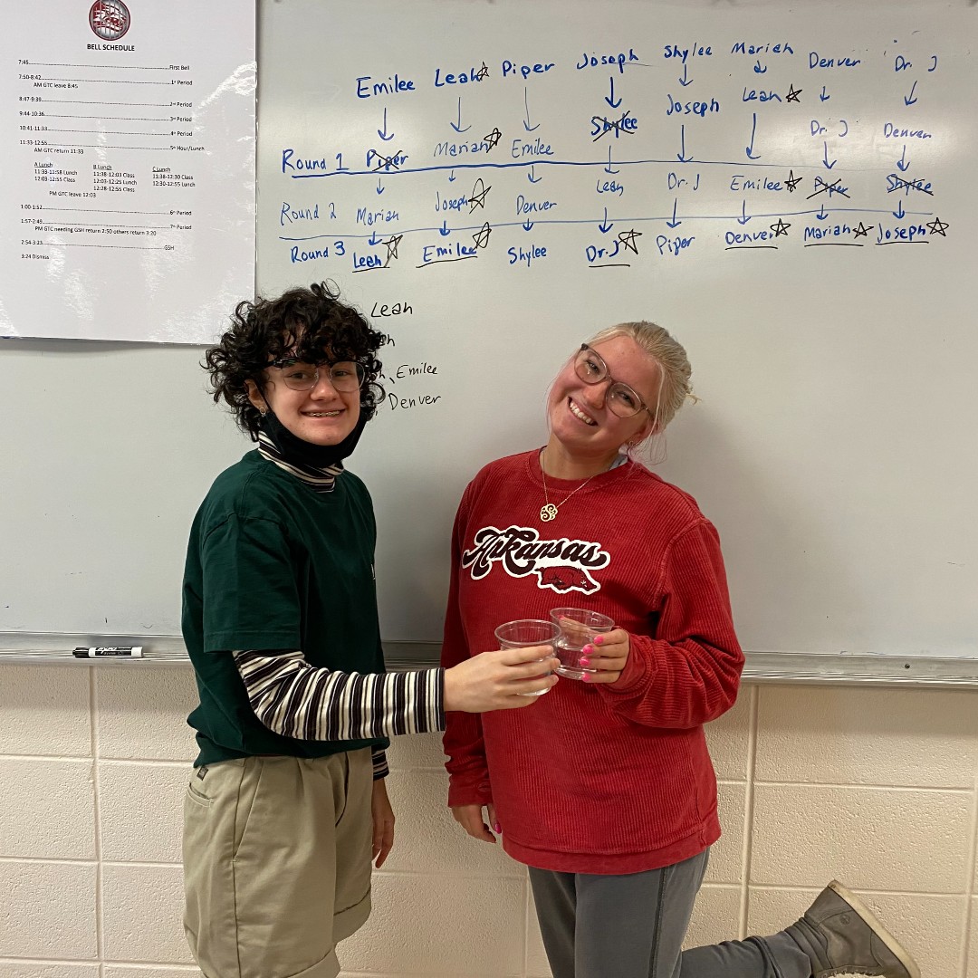 ReedsSpringHS's tweet photo. Dual Credit Biology performed an activity about viruses called “Who Was Infected First”. The activity simulated how quickly a virus can spread, then traced it back to “Patient Zero” aka Leah Wyatt. #theorytuesday #WolvesAtWork #AcademicExcellence #HighClassScience #ONEwiththePACK https://t.co/FwsBjCawjf