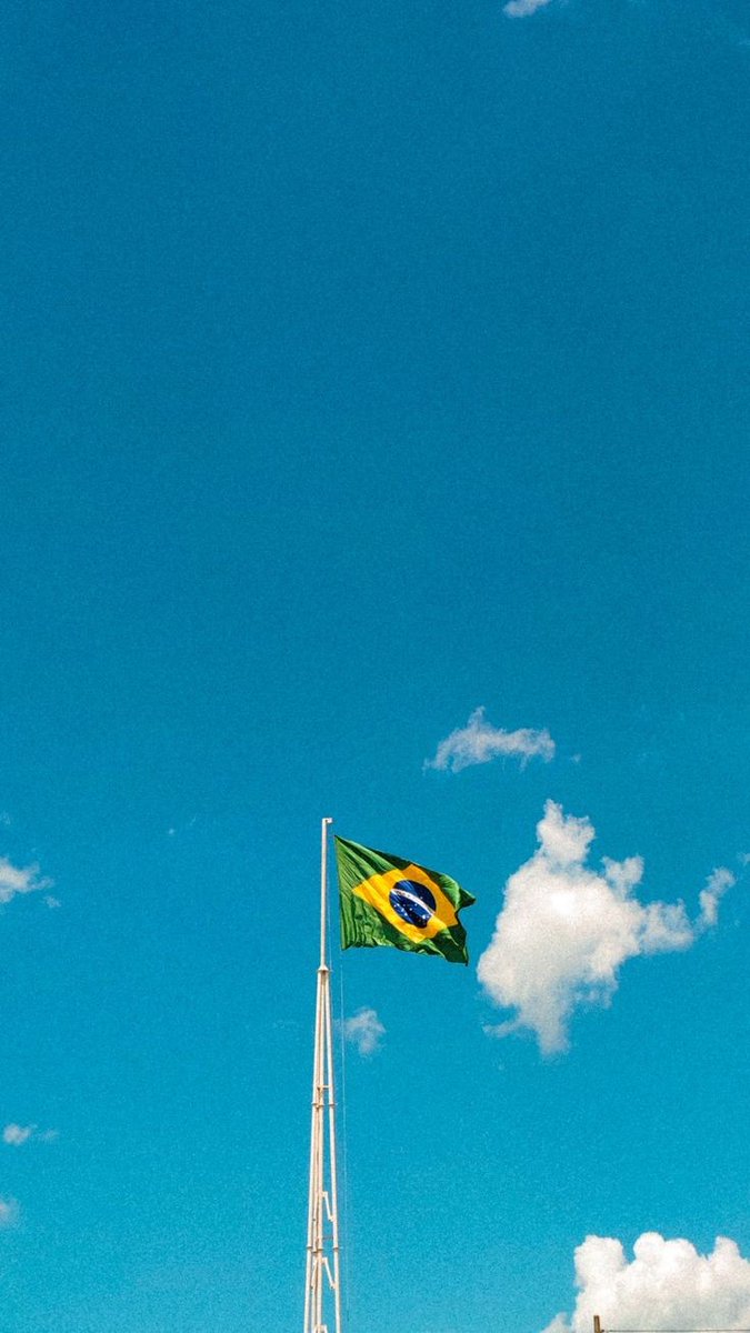 pemarcelof's tweet photo. Raivinha da #Bandeira do #Brasil??Só me faz lembrar dos endemoninhados diante da CRUZ e da ÁGUA BENTA. 
"EU ABENÇOO A BANDEIRA DO BRASIL. EM NOME DO PAI, E DO FILHO E DO ESPÍRITO SANTO. AMÉM. 🇧🇷✝️💦
#TerraDeSantaCruz https://t.co/CwaIwi9vyt