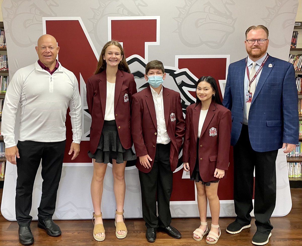 naschoolupdates's tweet image. President @gregg_wieczorek of @NASSP made a stop in the New Albany Schools today as part of the Leading Forward: Listening &amp;amp; Learning Tour. During his visit, he learned about our internship program &amp;amp; toured the Imagine Lab at NAMS &amp;amp; the SkillPath 2030 Lab at NAHS.  @levansNASD