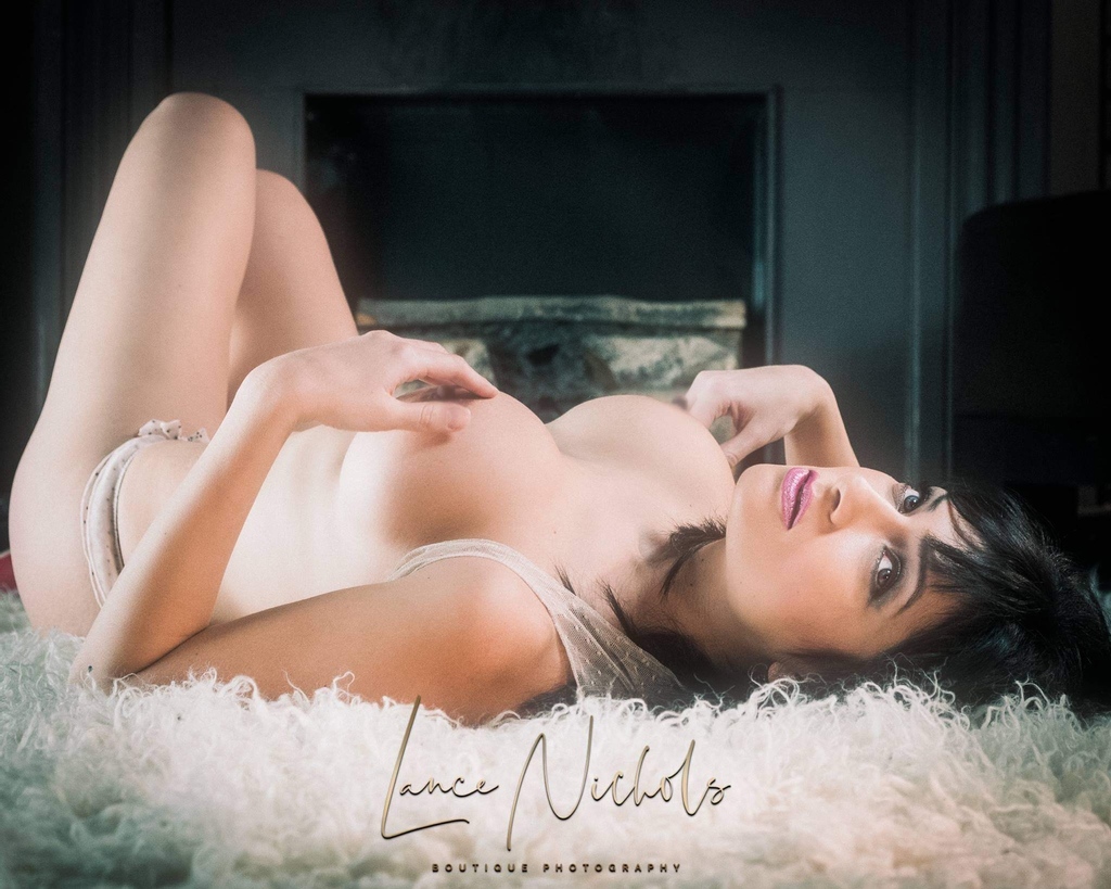 Throwback Tuesdays, is that a thing? We are putting out a #modelcall for a project. #Glamour #Boudoir #Fashion #Editorial #classic. If you're #18 and over, let's talk!

#modeling #fashionmodel #photoshoot #stylish #glamourmodel
#aspiringmodel #canadianmodel #modelcasting