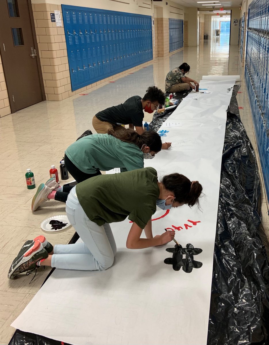McLeanFWISD's tweet photo. This week is The Future Is Bright week in FWISD. Today’s theme is “Be A Lifeline”. Being a lifeline means being there to help others when they need it. Spread kindness today & let others know they are not alone! #fwisd #yv4c #suicideawareness #bealifeline https://t.co/rcq1YvRHFA
