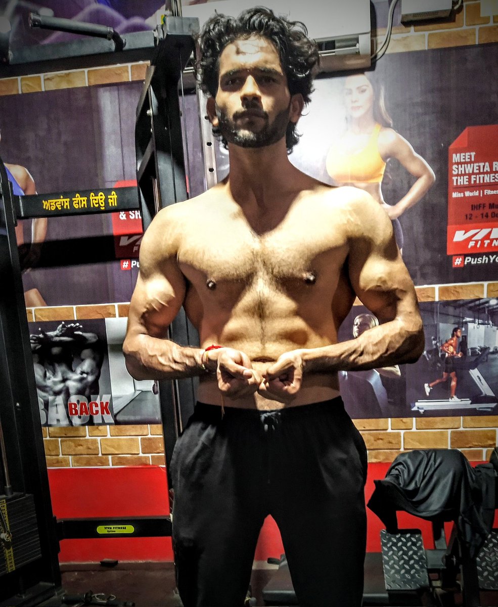 tarunrgarg's tweet photo. Convincing the beast mode👊🏻

#bulkybody #workoutmotivation #leanbody #traps #absworkout #tonedbody #bigarms https://t.co/BBgNtjgx1l