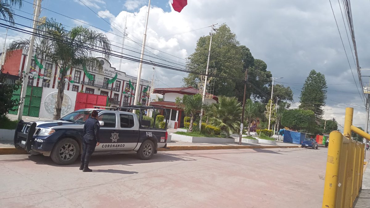 Comis_Coronango's tweet photo. Realizamos recorridos de vigilancia en las calles del municipio
⌚1300
📍#Coronango 
👮Seguridad Pública
#PrimeroTuSeguridad https://t.co/IeGxUeSWrc