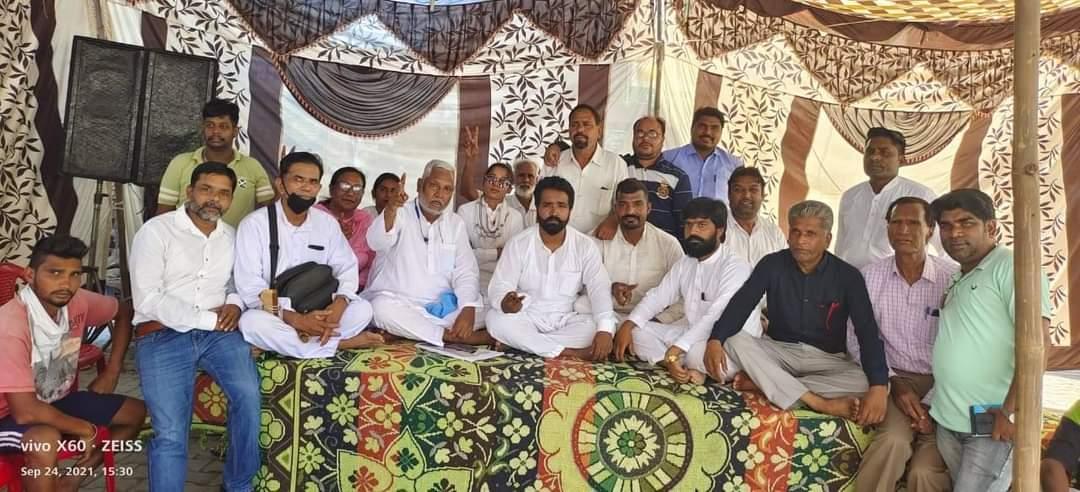 MasihCheeda's tweet photo. ਆਮ ਆਦਮੀ ਪਾਰਟੀ ਦੇ ਮਿਹਨਤੀ ਵਰਕਰਾਂ ਦੀ ਭੁੱਖ ਹੜਤਾਲ ਸੱਤਵੇਂ ਦਿਨ ਵੀ ਜਾਰੀ। ਮਾਣਯੋਗ @ArvindKejriwal ਜੀ, ਕਰਿਸ਼ਚਨ ਕਮਿਊਨਿਟੀ ਦੀ ਬਾਂਹ ਫੜ੍ਹੋ ਤੇ ਇਸ ਦੇ ਮਿਆਰ ਨੂੰ ਉੱਚਾ ਚੁੱਕਣ ਵਿੱਚ ਮੱਦਦ ਕਰੋ। https://t.co/dp0cyVr0sx