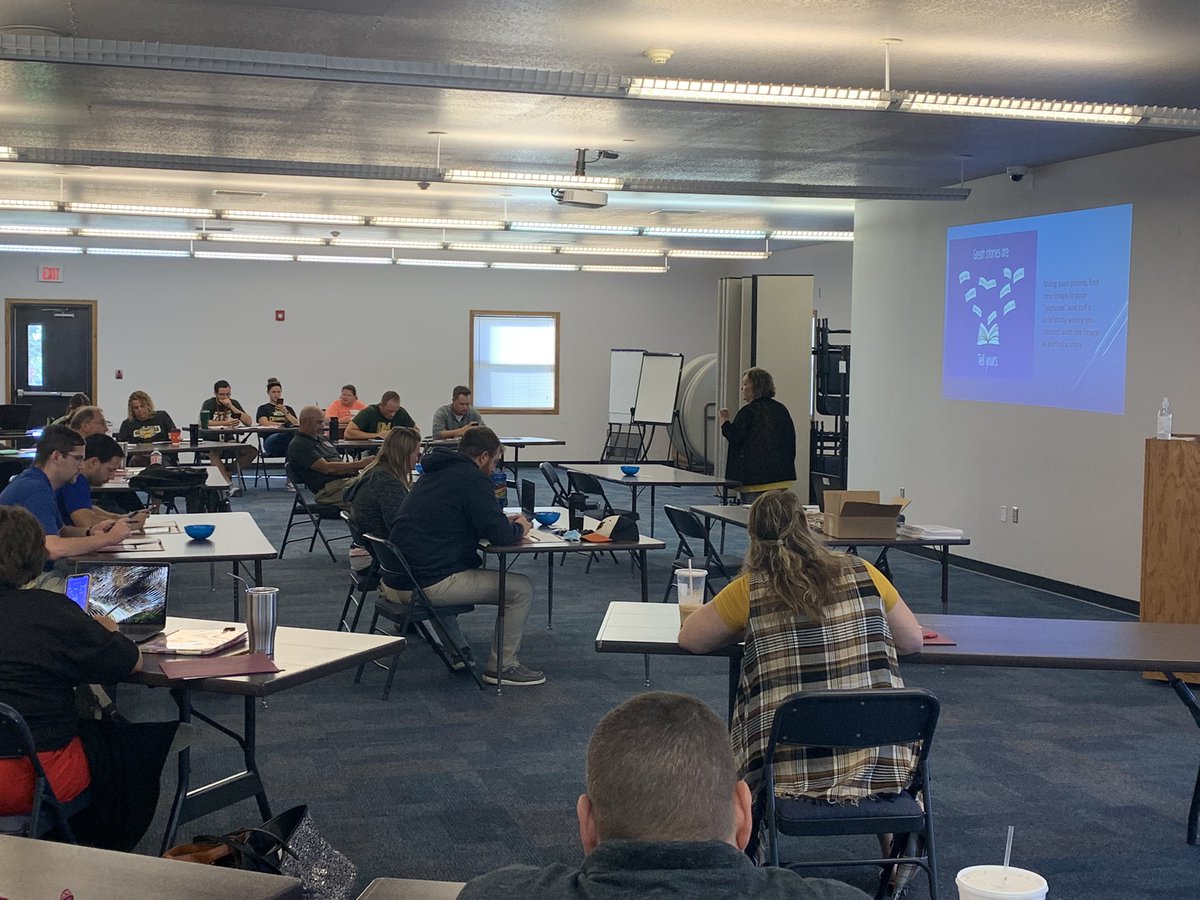 brianlynn78's tweet photo. Great day of science &amp; social studies PD!  Thanks Kristen McKinney and Dixie Grupe. Learned a ton!  @KayTomm @MOEducation #SpoofhoundPride https://t.co/ymGHgZn2YZ