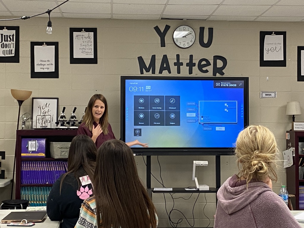 WeaubleauRIII's tweet photo. #TeacherExperts provided in-house PD opportunities for each other. They learned about the new interactive tv's, Google docs and forms, FlipGrid, Loom, Jamboard, and Green Screen. Thankful for opportunities for teachers to collaborate with colleagues. https://t.co/zqdf7RmBLm