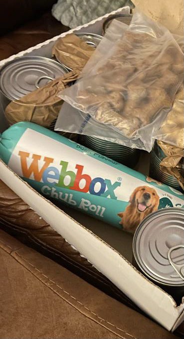 soul_chester's tweet photo. We also look after our four legged friends who are homeless too!!
Some ‘doggy’ treats being delivered this evening to one of our furry friends in temporary accommodation courtesy of ‘Our Man On a Bike’ https://t.co/l8MRb1LaM9