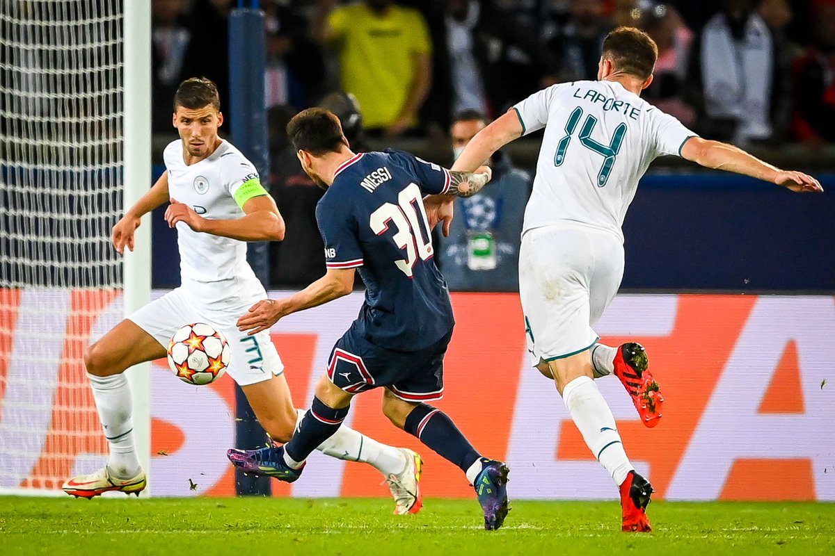 brfootball's tweet image. Leo Messi’s first goal for a club not named FC Barcelona 💫