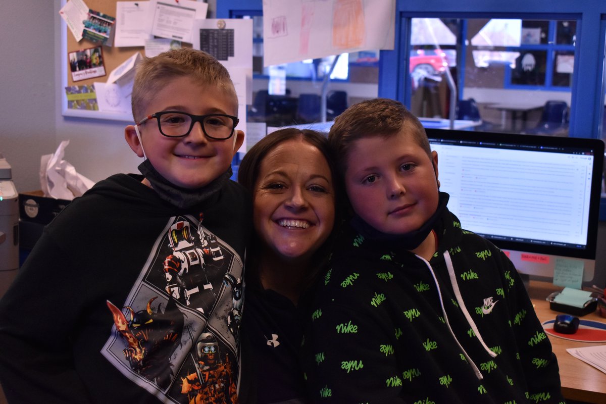 AlamosaKids's tweet photo. We're #hiring at the Boys and Girls Clubs of the San Luis Valley! Our team is looking for dedicated community-builders of all backgrounds &amp; talents: https://t.co/pyF1rKXxQ2 We're proud to be part of @BGCA_Clubs &amp; @bgcco #employmentopportunities #youthempowerment #youthdevelopment https://t.co/pnoqRxbam1