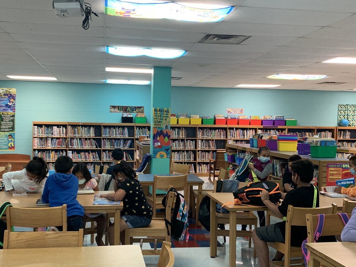 library_kes's tweet photo. It was great to have students back in the library reading today @SSAISDKindredES. https://t.co/YuNtXjACIo
