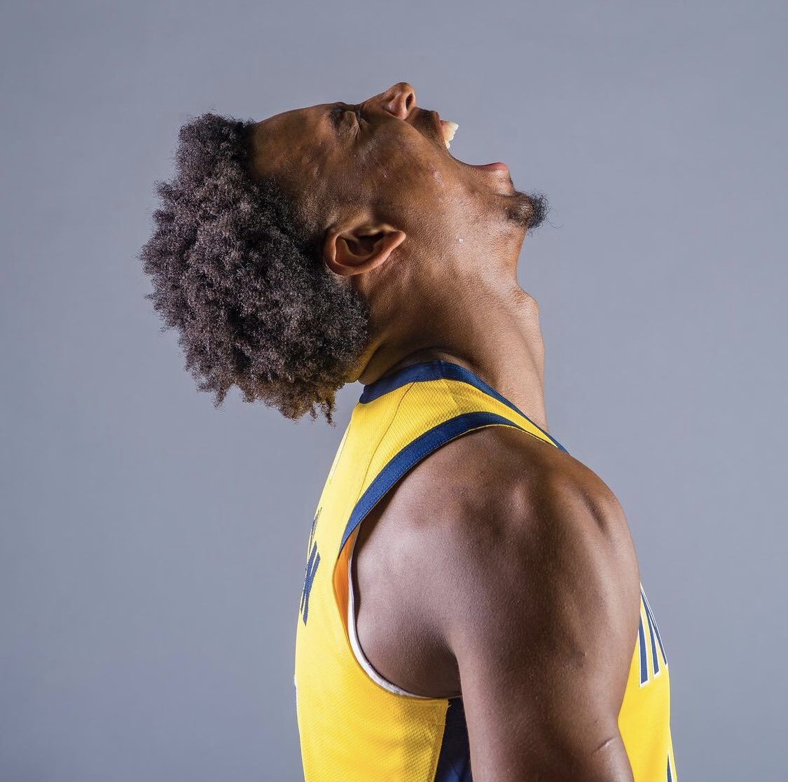 pandahank41's tweet photo. Nate Hinton in Pacers uni 🥲❤️ #TIMIT https://t.co/bGimBzq0CX