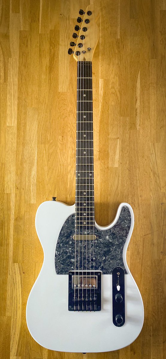 guitars_df's tweet photo. Réalisation d’une partcaster, équipée du fantastique chevalet Babicz. https://t.co/gMnILeEvIq