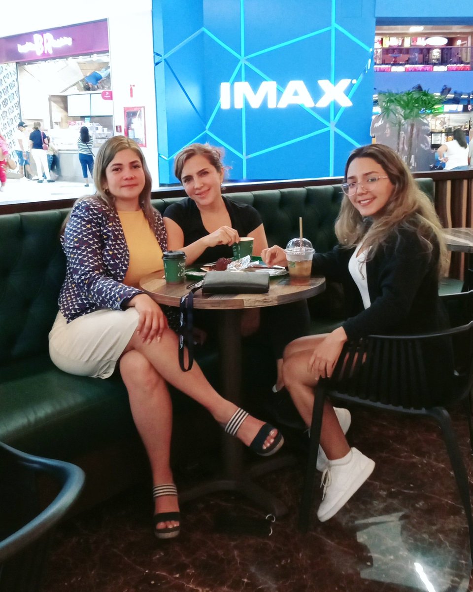 DaysiSuarez16's tweet photo. Mis bellas #maritzamartinez #andreahelou https://t.co/eP9FgIciiD