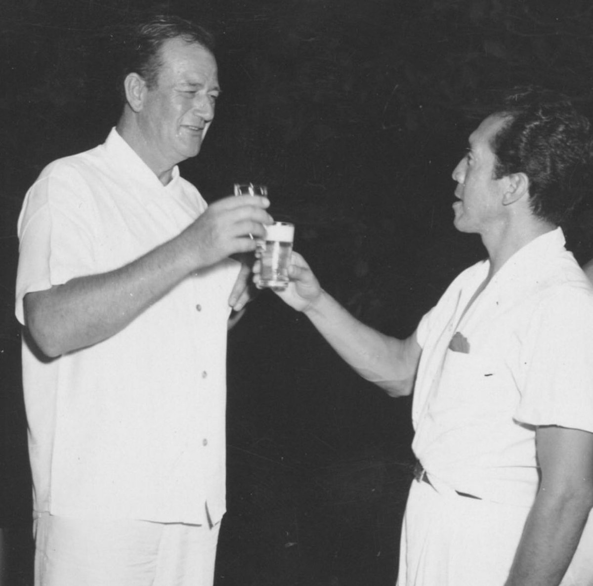 dukespirits's tweet photo. Drink like The Duke would, with a high standard for craftsmanship, devotion and loyalty. Drink Duke Spirits. (📷: @johnwayneofficial) 
•
Must be 21+ to follow. Do not forward or share this with anyone under 21 years old.
•
•
•
#Spirits #Original #Bourbon #Cocktail #Duke https://t.co/DYd85sQ9HL