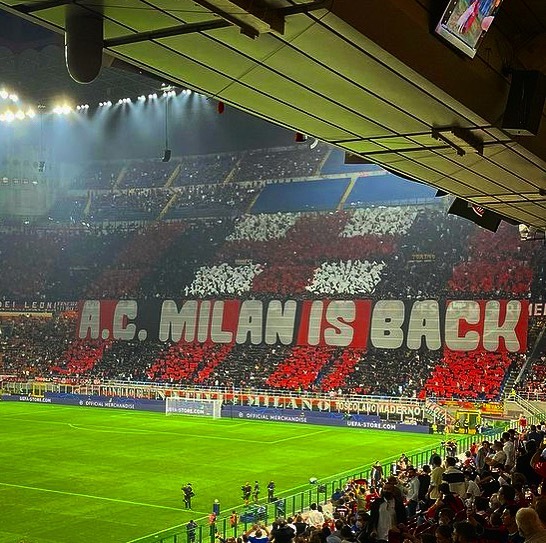 ultras_clips's tweet photo. AC Milan v Atletico Madrid 28.09.2021.

#ACMilan #acmatm #tifo #ultras
#MilanAtleticoMadrid #MilanAtleti 
#MilanAtletico #milan #Milano 
#AtleticoMadrid #Italy #Calcio 
#ChampionsLeague #UCL https://t.co/U0NkBUjAHb