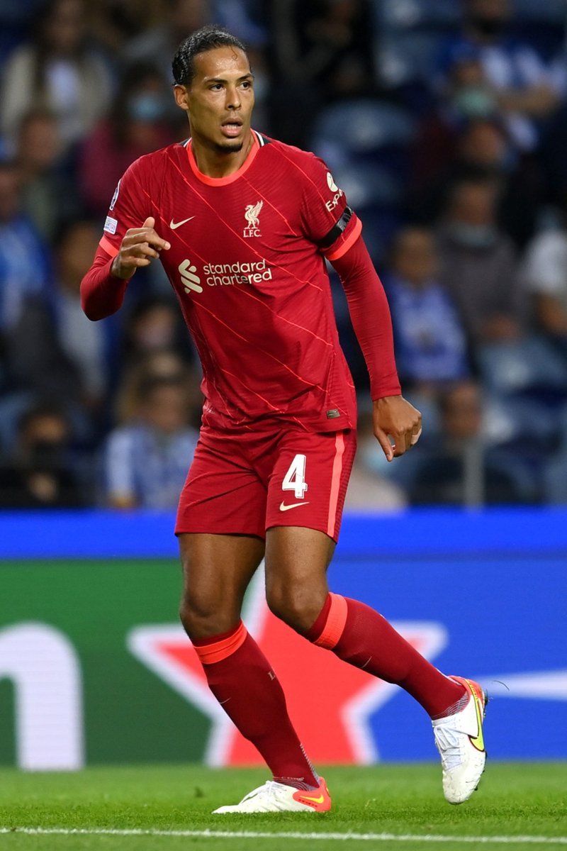 i3merz's tweet photo. Van Dijk , Jones #FCPLIV https://t.co/MtSR8LFFSH