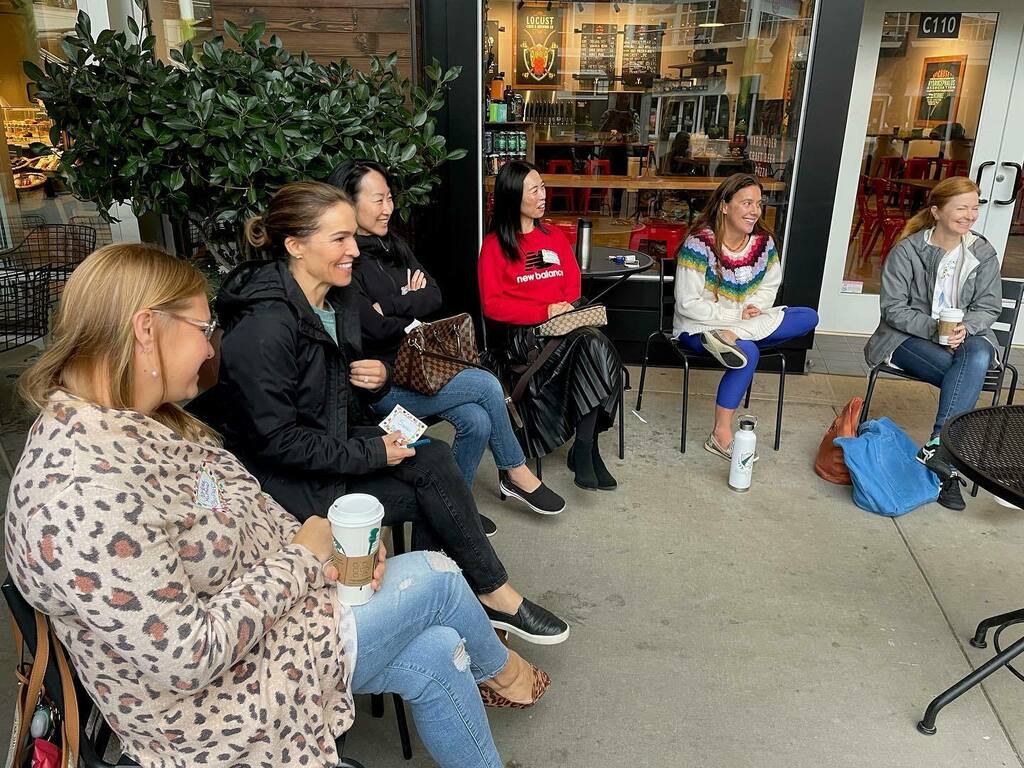 So fun to see some of our grade 4 parents together laughing and connecting for coffee this morning. ⠀
. ⠀
. ⠀
#thebearcreekschool #grizzliestogether #BCcommunity #BCparents #BClowerschool instagr.am/p/CUYUs6IvR91/