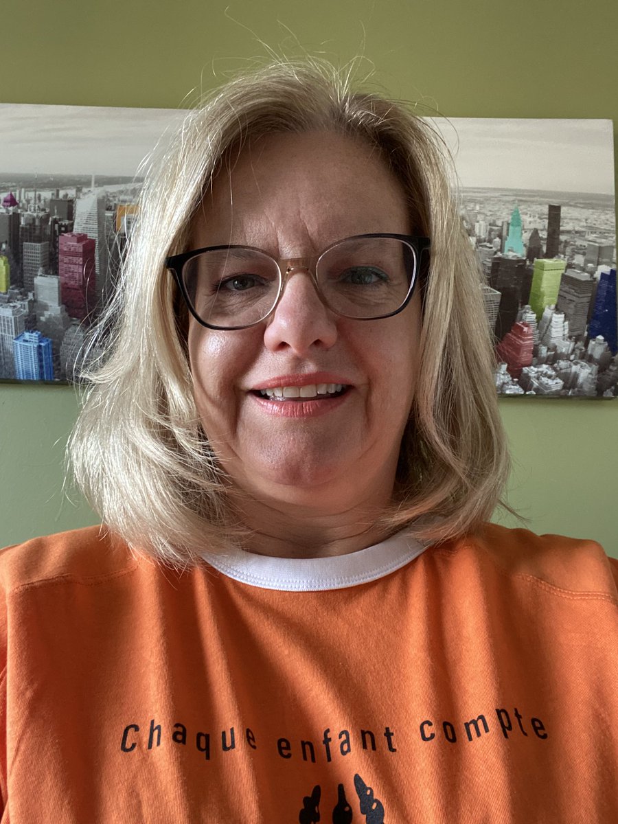 Cette semaine, je me joins à mes collègues de la TD pour porter de l’orange pour me souvenir des nombreuses jeunes vies perdues et pour rendre hommage aux expériences de ceux qui ont survécus aux systèmex des pensionnats du Canada. #orangeshirtday