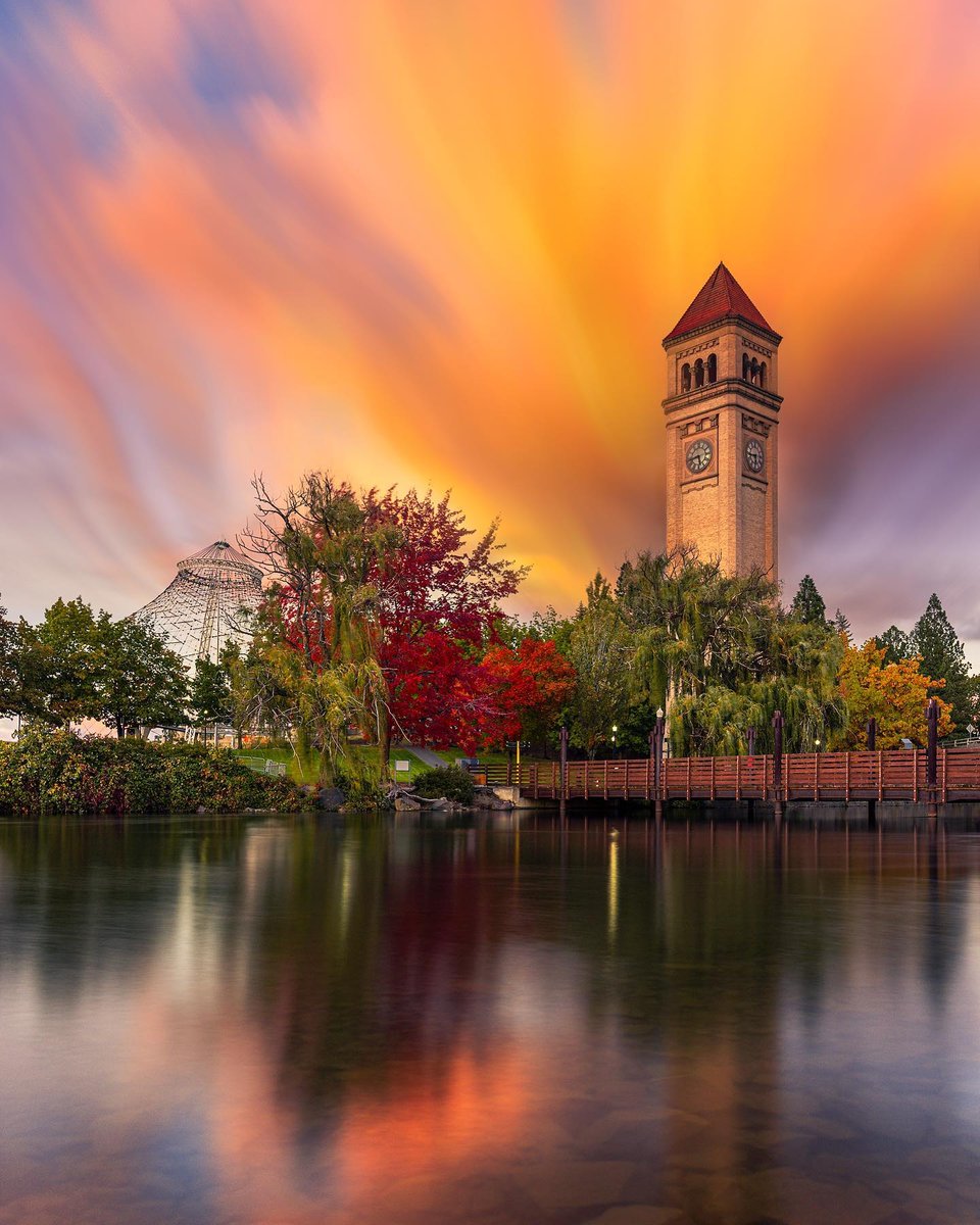 VisitSpokane's tweet photo. Yet another reason why fall in Spokane is pure magic. ✨#visitspokane

📷: @outthedoorphoto https://t.co/RBYvAKyW7w