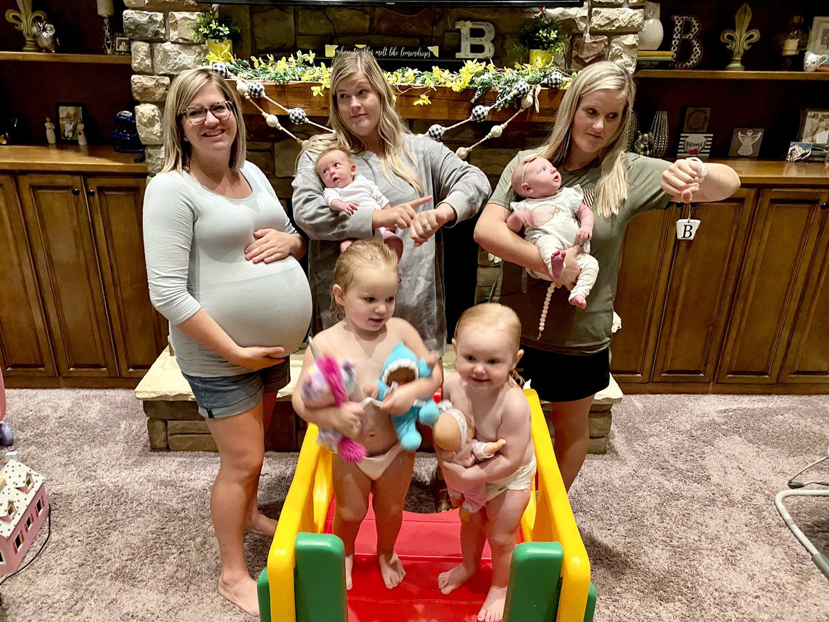 rbungart's tweet image. Last day to wait for baby Clara Nan to arrive. We can’t wait to meet her tomorrow! #pregnantSisters #PregnantDaughters #Grandchildren