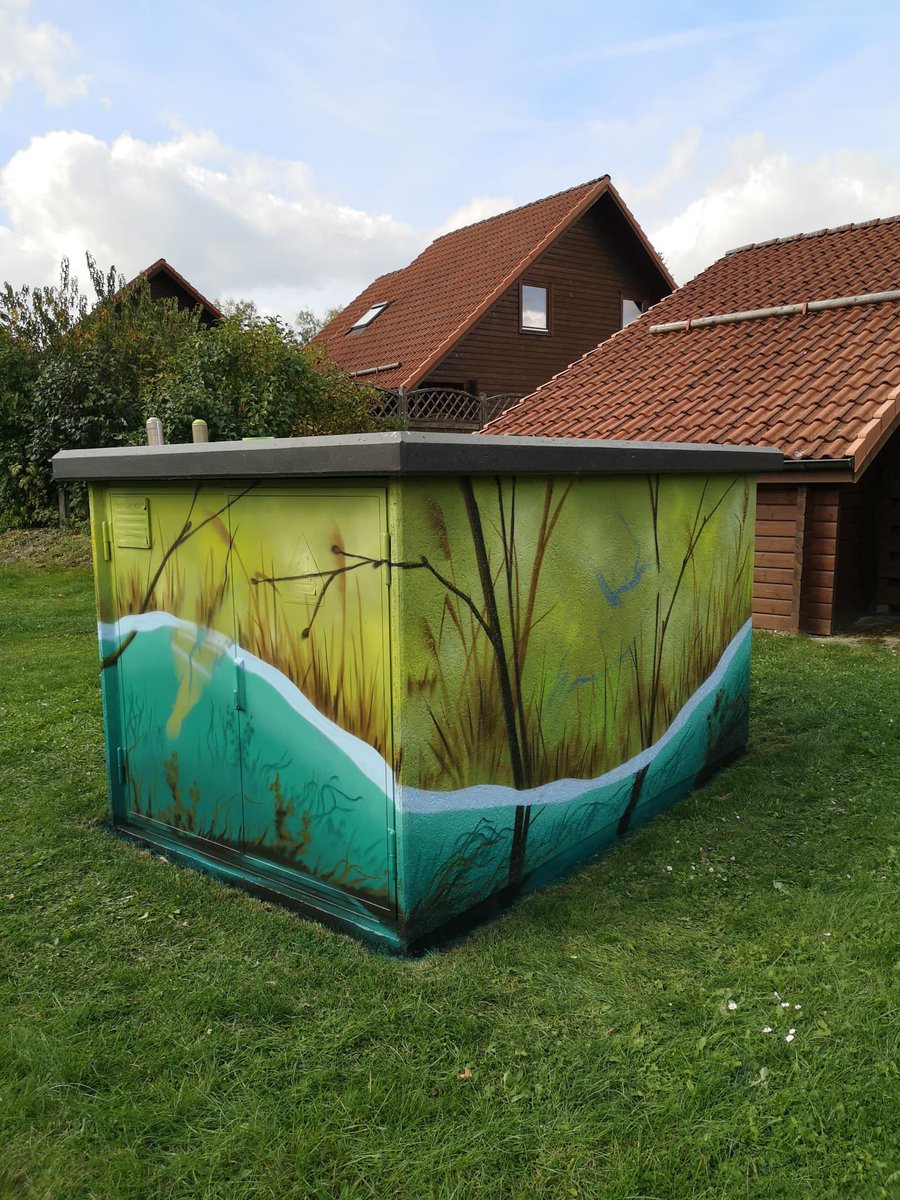 CoraLandshuter's tweet photo. Neue #Trafokunst in #hasselfelde #oberharzambrocken #eisvogel https://t.co/mkCzwi45ch