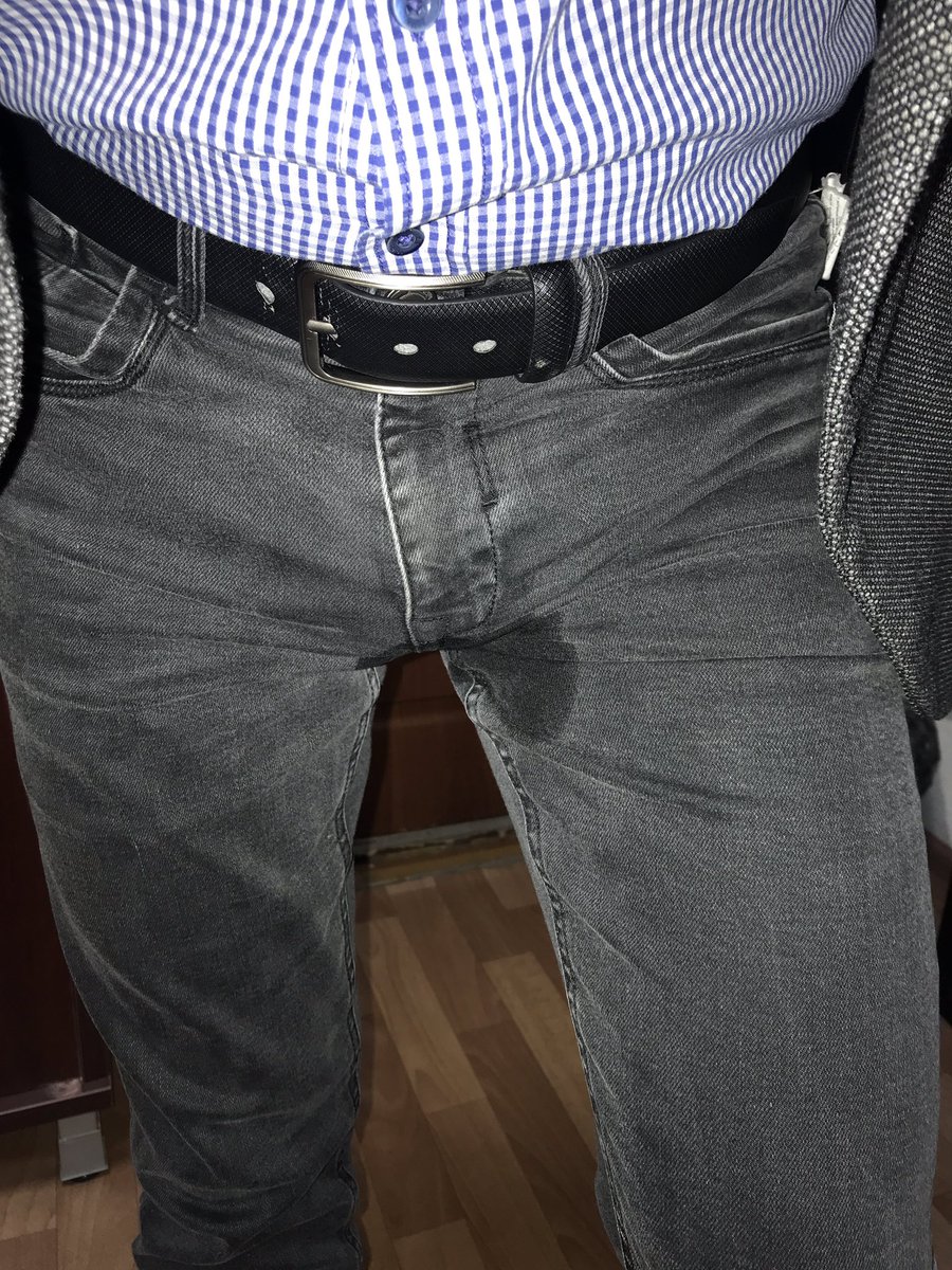 club_omorashi's tweet photo. 🔥 A boy wetting himself a little 
#wet #jeanspiss #amazingspot https://t.co/IRn1V7Hxdc