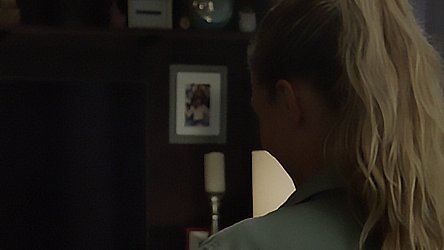 Uptoncansada's tweet photo. I can't believe it took me so long to see this. And now I'm crying because Hailey put her picture with Vanessa in the living room and looks at her every dayππ€
#ChicagoPD #Upjas https://t.co/ceW2UJX1pl